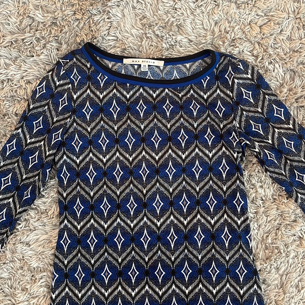 Max Studio Blue Geometric Pattern Crop Sleeve Shi… - image 3